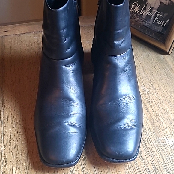 Women's COLE HAAN BLack Leather Ankle Boots - Picture 7 of 7
